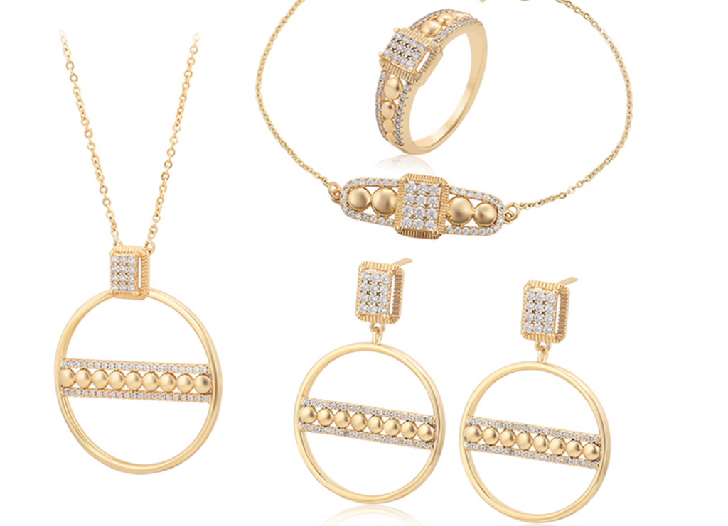 Set la modă și elegant, placat cu aur de 14 carate