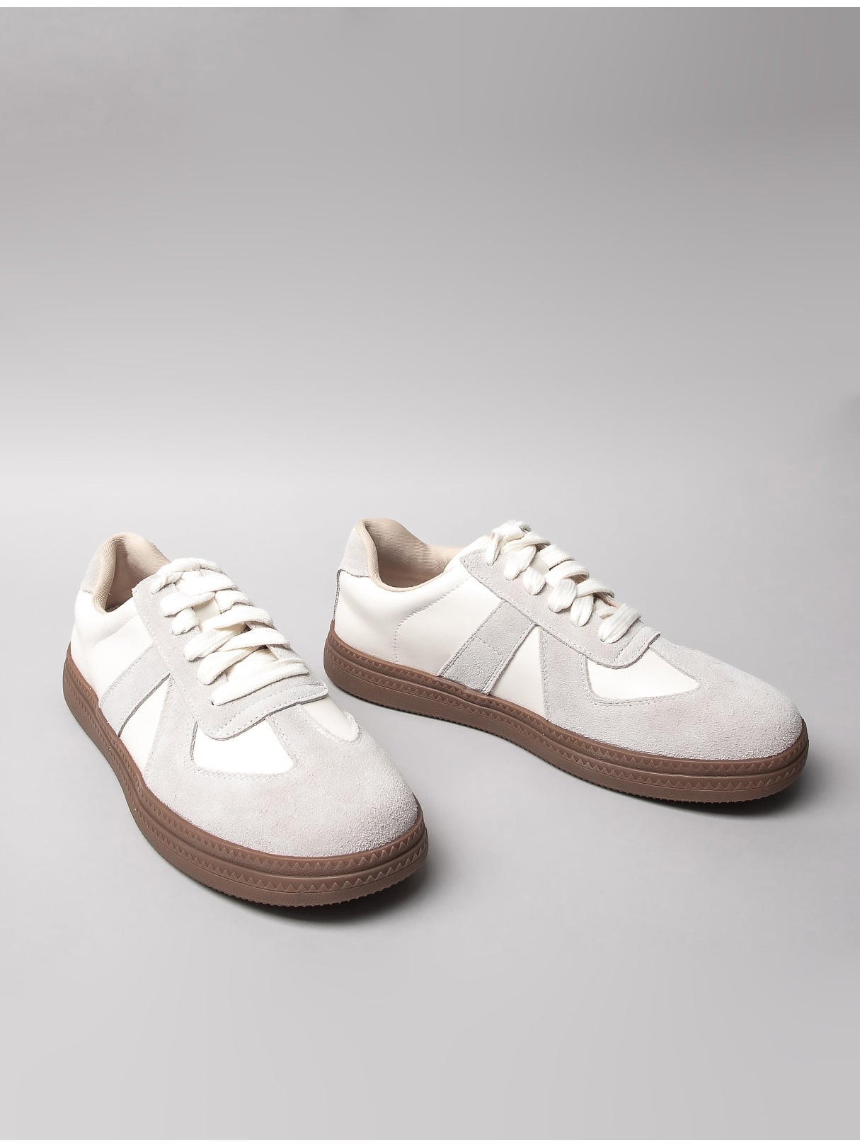 Women's leather casual shoes